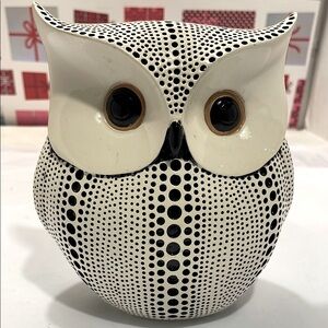 Elegant Black and White Ceramic Owl Decor